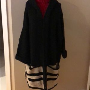 Zara. Black knit sweater. (XX)